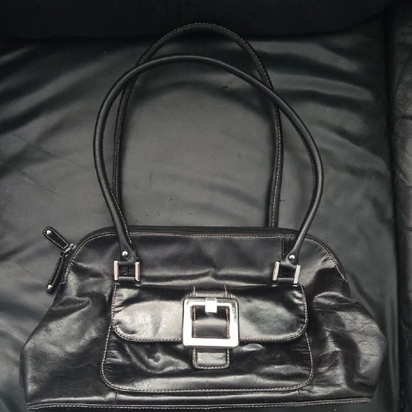 Danier Black 100% Cured Leather Purse  Handbag Zipper Silver Hardware - Picture 1 of 15